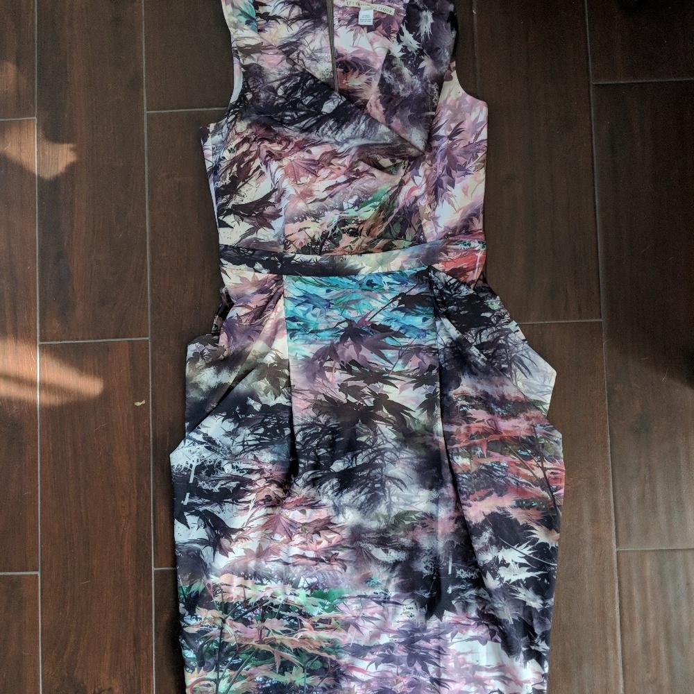 Leaf print dress